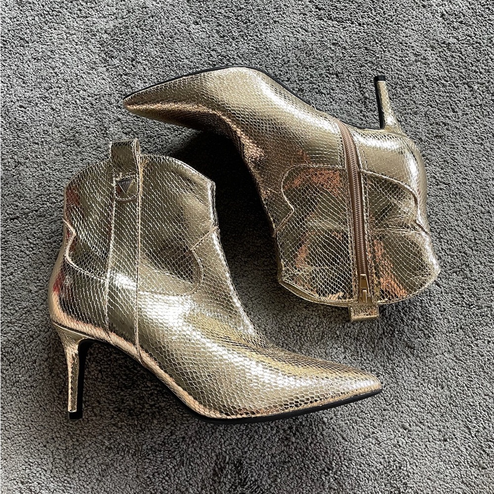 NWOT Guess Metallic Gold Snake Print Cowgirl Ankle Booties Size 8.5